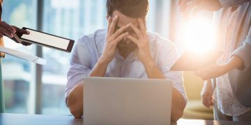 Avoid-Distractions-and-Focus-on-Getting-More-Effective-Work-Done